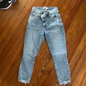 Abercrombie. Size 27/4. Length Ex-short